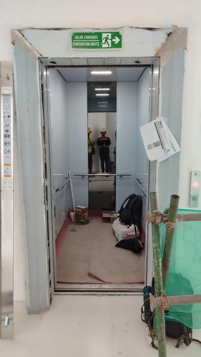 Elevator dan Eskalator 15